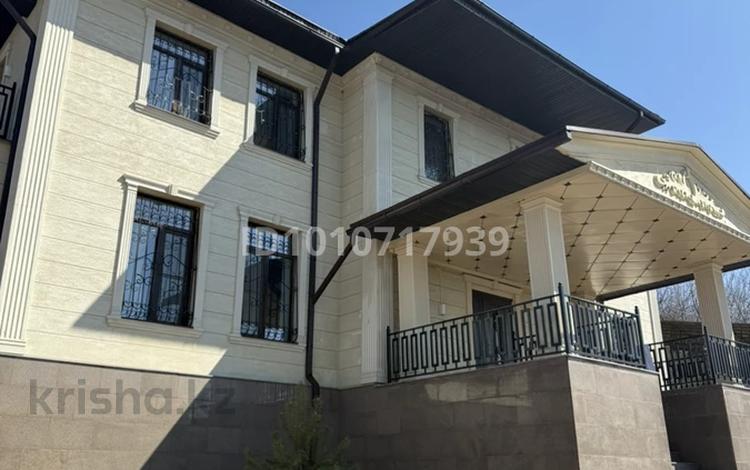 Отдельный дом · 7 комнат · 660 м² · 14 сот., мкр Юбилейный за 600 млн 〒 в Алматы, Медеуский р-н — фото 2
