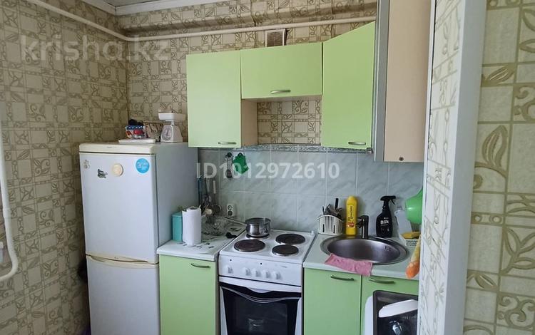 1-комнатная квартира · 28 м² · 5/5 этаж, Камзина 31 — Район очень удобный. Автовокзал рядом . Колледж им Жаяу Мусы рядом . больница рядом садики рядом . можно сказать центр города . за 75 000 ₸ в Аксу — фото 2