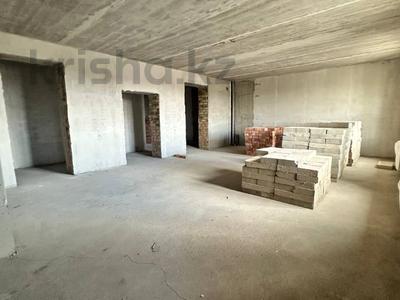 3-комнатная квартира · 105 м² · 3/9 этаж, Чижевского 9а за 49.5 млн 〒 в Караганде, Казыбек би р-н