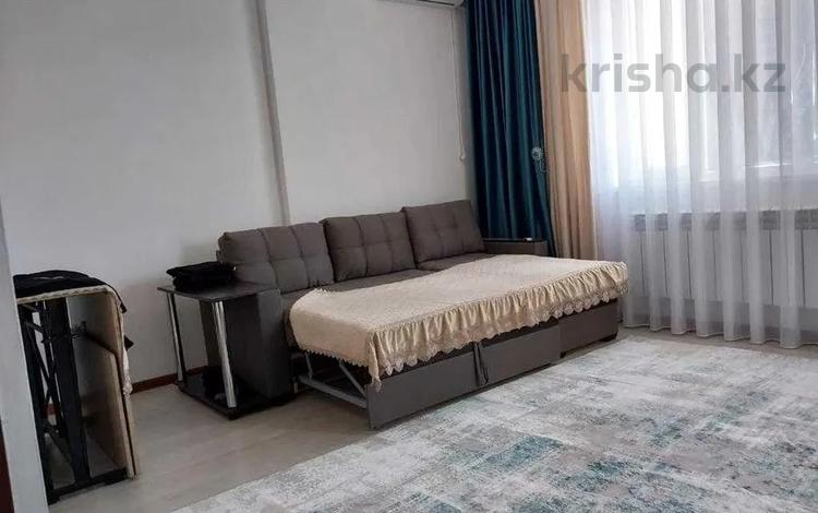 1-бөлмелі пәтер, 40 м², 1/5 қабат ай сайын, Болашак 45, бағасы: 150 000 〒 в Талдыкоргане — фото 2