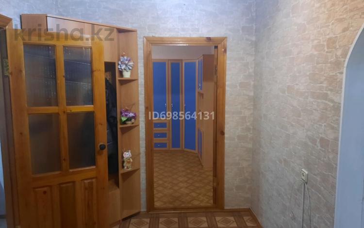 4-бөлмелі пәтер, 90 м², 4/10 қабат ай сайын, 8-й микрорайон, 8 микрорайон 15, бағасы: 250 000 〒 в Костанае, 8-й микрорайон — фото 2