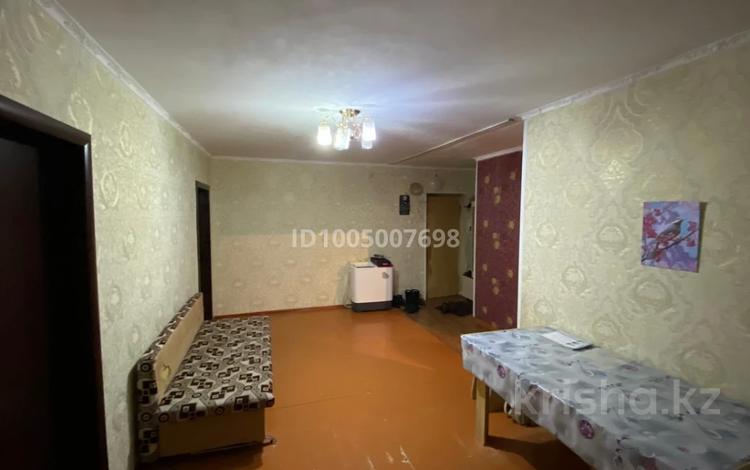 2-бөлмелі пәтер · 43 м² · 3/5 қабат, Майкудук, 12й микрорайон 6, бағасы: 9 млн ₸ в Караганде, Алихана Бокейханова р-н — фото 3