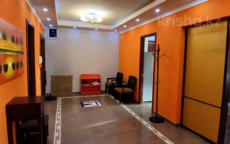 5-комнатная квартира · 200 м² · 13/17 этаж, Самал 22 за 1.3 млн ₸ в Алматы, Медеуский р-н — фото 2