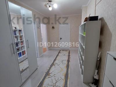 2-комнатная квартира · 76.6 м² · 5/9 этаж, мкр. Алмагуль, Улица Беркайыр Аманшин 72 за 23.5 млн ₸ в Атырау