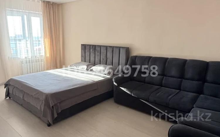 1-комнатная квартира · 34 м² · 21/25 этаж, мкр Юго-Восток, Ашимова 26 — Ашимова за 12 000 ₸ в Караганде, Казыбек би р-н — фото 21