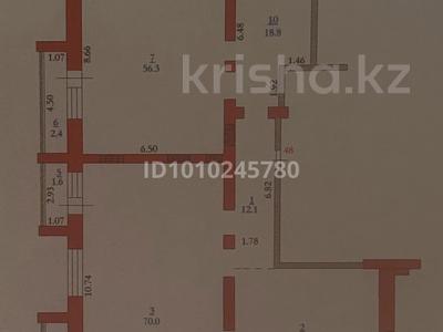 4-комнатная квартира · 210 м² · 2/9 этаж, Алии Молдагуловой 30б за 120 млн ₸ в Актобе
