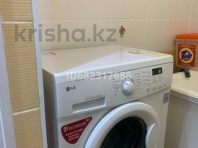 Аренда квартир в Улытау обл.: 2-комнатная квартира · 48.5 м² · 8/9 этаж · помесячно, Мира 43 — Алашахана-мира за 180 000 〒 2-комнатная квартира · 48.5 м² · 8/9 этаж · помесячно, Мира 43 — Алашахана-мира за 180 000 〒 в Жезказгане