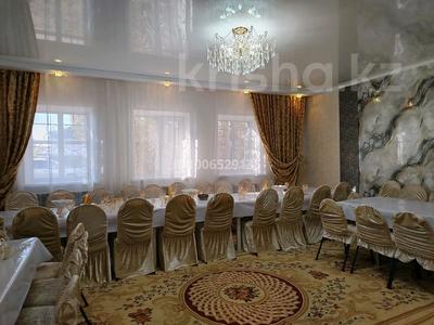 Дом · 4 комнаты · 160 м², мкр Айгуль за 12 000 〒 в Уральске