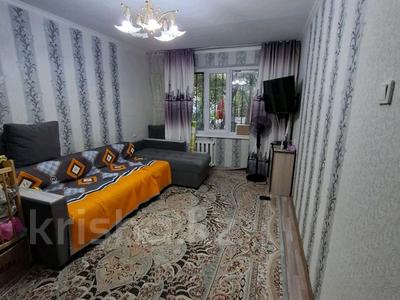 1-комнатная квартира · 33 м² · 1/5 этаж, самал — Тоймарт, 12 школа за 10.5 млн 〒 в Талдыкоргане, мкр Самал