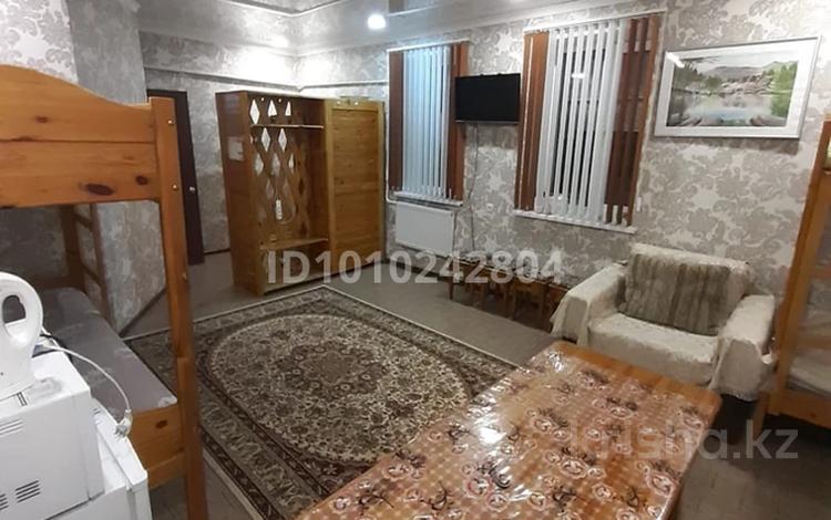 Дом · 2 комнаты · 80 м², В.Рей 29А — Возле спорт комплекса за 8 000 ₸ в Каркаралинске — фото 2
