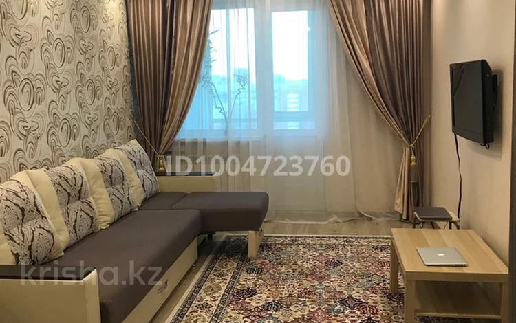 2-комнатная квартира · 70 м² · 11/14 этаж, Кабанбай батыра 48А за 350 000 ₸ в Астане, Есильский р-н — фото 2