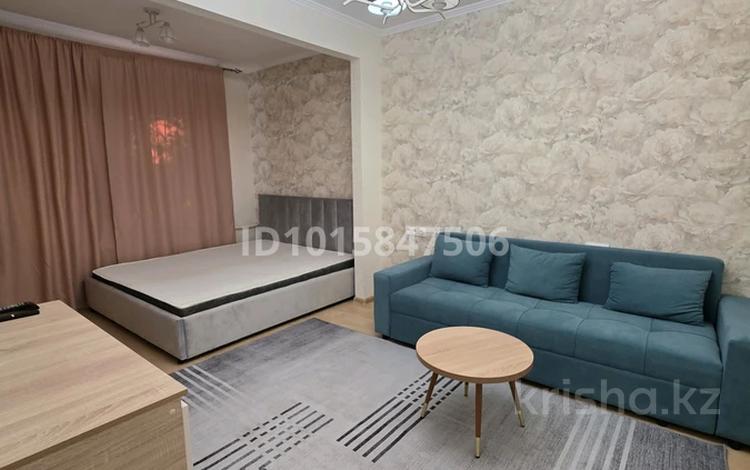 1-комнатная квартира · 41 м² · 1/5 этаж, мкр Аксай-3 10 за 220 000 ₸ в Алматы, Ауэзовский р-н — фото 2
