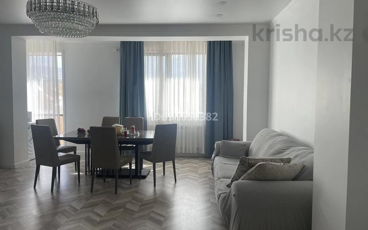 4-комнатная квартира, 190 м², 8/12 этаж, Аль-Фараби 1а за 150 млн 〒 в Алматы, Медеуский р-н — фото 2