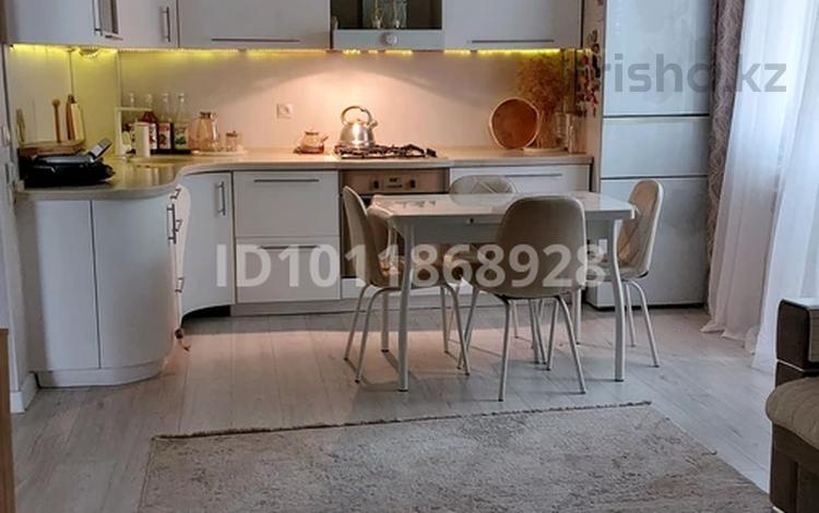 3-комнатная квартира · 70 м² · 2/5 этаж, мкр Северо-Восток 29/1 за 30.5 млн ₸ в Уральске — фото 2