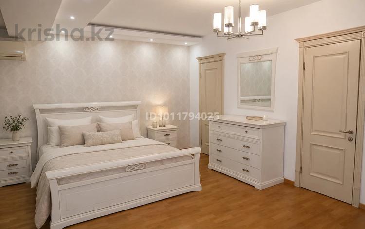 3-комнатная квартира · 120 м² · 6/6 этаж, Кунаева 49/68 за 120 млн ₸ в Алматы, Медеуский р-н — фото 2