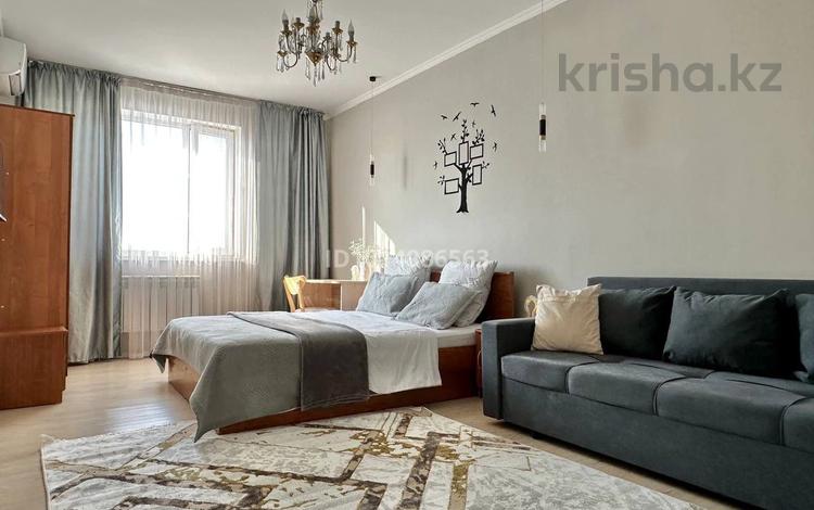 1-комнатная квартира · 42 м² · 3/13 этаж, Утеген батыра 17б к1 за 11 000 ₸ в Алматы, Ауэзовский р-н — фото 2