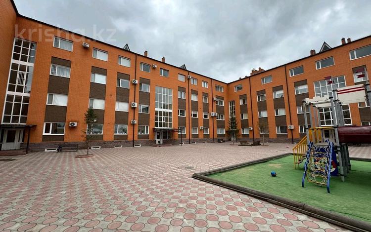 4-комнатная квартира, 151.5 м², 4/4 этаж, Академика Сатпаева 316 за 76 млн 〒 в Павлодаре — фото 2