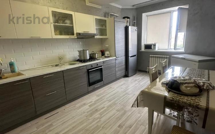 3-комнатная квартира, 109 м², 5/5 этаж, мкр. Алтын орда, Тауелсиздик 12