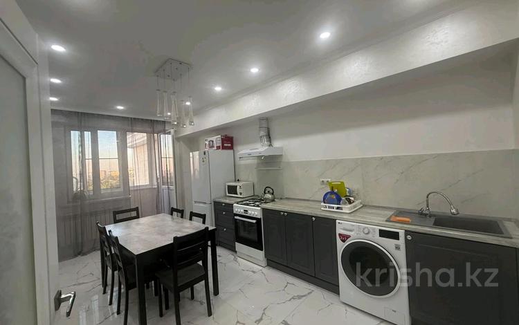 2-комнатная квартира · 60 м² · 9/10 этаж, мкр №12, 12-й мкрн 26 за 360 000 ₸ в Алматы, Ауэзовский р-н — фото 2