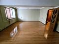 3-бөлмелі пәтер · 98 м² · 3/5 қабат, Абдуллиных 43 — Айтекеби, бағасы: 125 млн ₸ в Алматы, Медеуский р-н — фото 3