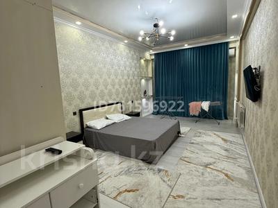 1-бөлмелі пәтер · 70 м² · 15/21 қабат, 17-ш/а., ​17-й микрорайон 10, бағасы: 8 000 ₸ в Актау, 17-й мкр
