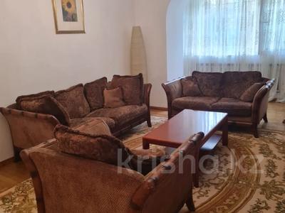 3-бөлмелі пәтер, 90 м², 2/5 қабат ай сайын, Зенкова — Жамбыла, бағасы: 450 000 〒 в Алматы, Медеуский р-н