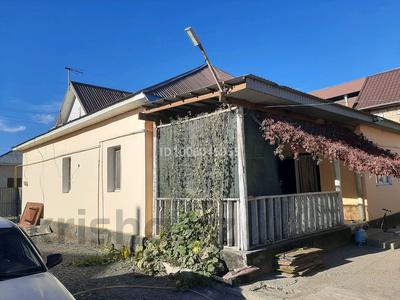 Отдельный дом · 6 комнат · 220 м² · 12 сот., Сражадин айтуаров 10 — Мурагер мектепке жакын за 35 млн 〒 в 