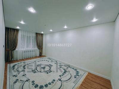 2-комнатная квартира · 60 м² · 2/5 этаж, мкр 8 — Возле минимаркета за 25 млн ₸ в Актобе