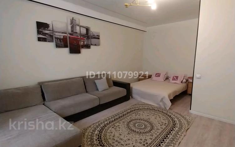 1-бөлмелі пәтер · 38 м² · 2/5 қабат, Желтоксан 78/86, бағасы: 2 500 ₸ в Алматы, Алмалинский р-н — фото 2
