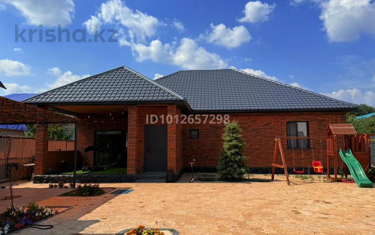 Жеке үй · 4 бөлме · 125.5 м² · 5.4 сот., мкр Шанхай, Тобылғы 18 — БСМП, клиника Айгерим , пересечение Ул.Бр. Жубановых и Ул. Пацаева, бағасы: 55 млн ₸ в Актобе — фото 2