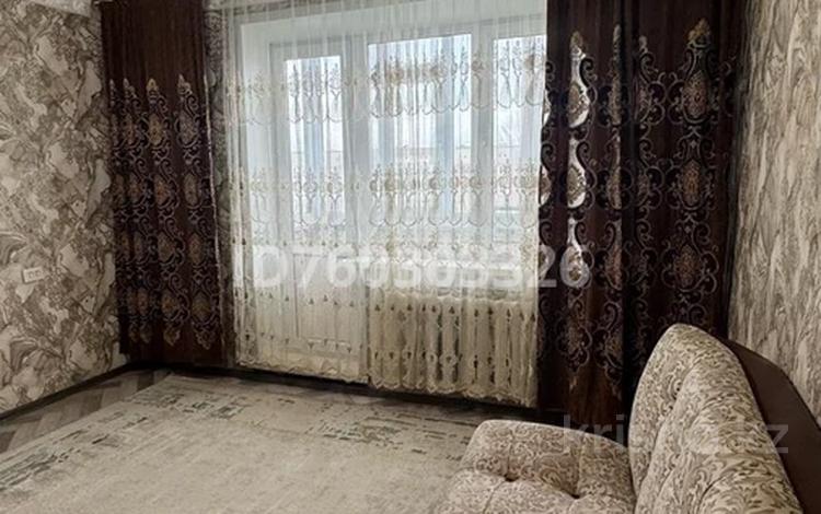 3-комнатная квартира · 64 м² · 5/6 этаж, Камзина 24 за 100 000 〒 в Аксу — фото 2