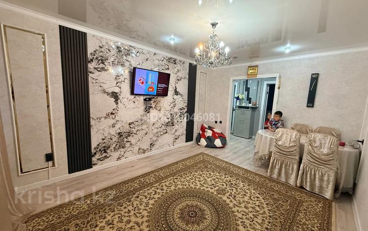 3-комнатная квартира · 64 м² · 4/5 этаж, Льва Толстого 72 за 25 млн ₸ в Уральске, мкр Школьник — фото 2