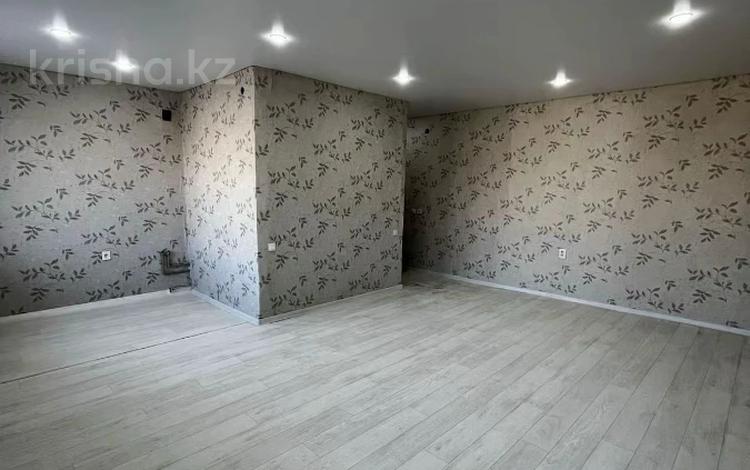 2-бөлмелі пәтер · 45 м² · 5/5 қабат, 342 квартал, бағасы: 13.9 млн ₸ в Абай обл. — фото 2