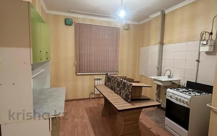 3-комнатная квартира, 75 м², 1/5 этаж помесячно, мкр Асар 16