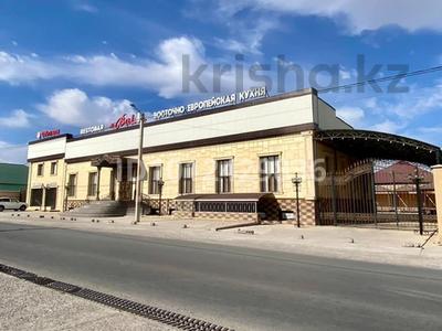 Свободное назначение, офисы, магазины и бутики, склады, общепит, сельское хозяйство, бани, гостиницы и зоны отдыха, медцентры и аптеки, образование, развлечения · 1360 м² за 330 млн 〒 в Шымкенте, Абайский р-н