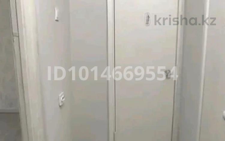 2-комнатная квартира · 56 м² · 5/9 этаж, мкр Аксай-1 1 за 250 000 ₸ в Алматы, Ауэзовский р-н — фото 36