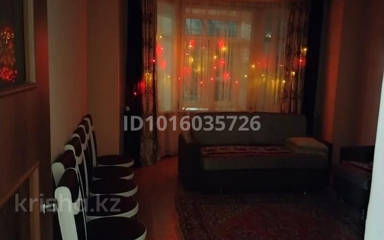 3-бөлмелі пәтер · 65 м² · 2/2 қабат, Железнодорожный 8 — Вокзал, бағасы: 150 000 ₸ в Жезказгане — фото 2