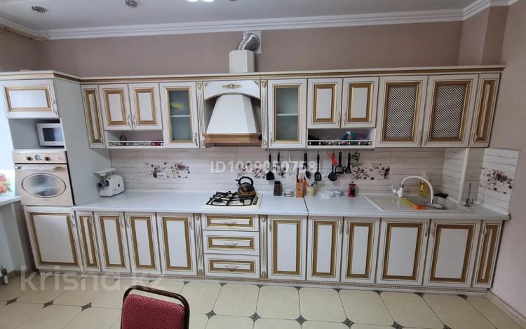 2-комнатная квартира · 90 м² · 9/10 этаж, мкр. Алтын орда, С Баишева 7а — Мангилик Ел за 195 000 ₸ в Актобе — фото 6