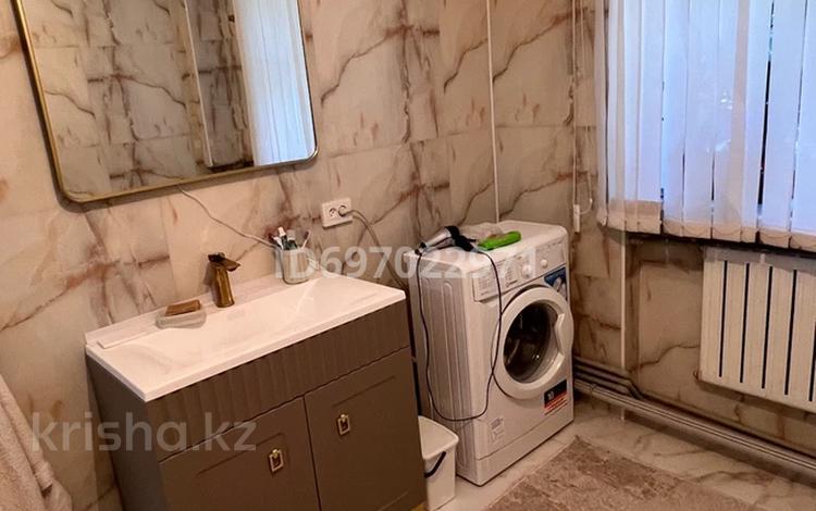 3-бөлмелі пәтер, 80 м², 1/5 қабат, Абая133, бағасы: 30 млн 〒 в Таразе — фото 2