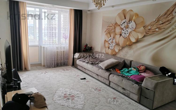3-бөлмелі пәтер · 90 м² · 2/5 қабат, проспект Астана, бағасы: 40 млн ₸ в Талдыкоргане, мкр Бирлик — фото 2