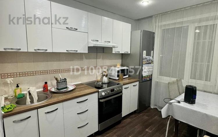 3-комнатная квартира · 70 м² · 8/9 этаж, Набережная 35 — Набережная Ауэзова за 150 000 〒 в Аксу — фото 4