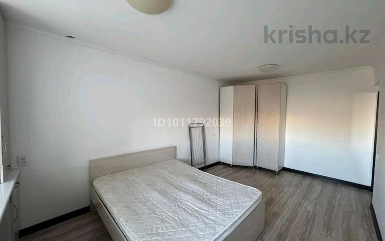 2-комнатная квартира · 52 м² · 7/9 этаж, Просп. Строителей 19 за 22 млн ₸ в Караганде, Казыбек би р-н — фото 2