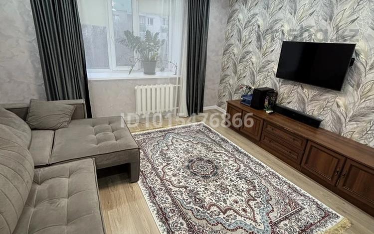 2-бөлмелі пәтер · 55 м² · 4/5 қабат, Қонаев ш/а. 64, бағасы: 26.5 млн ₸ в Уральске, мкр Кунаева — фото 2