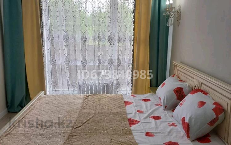 1-комнатная квартира, 55 м², 5/10 этаж по часам, Розыбакиева 320 за 5 000 〒 в Алматы — фото 17