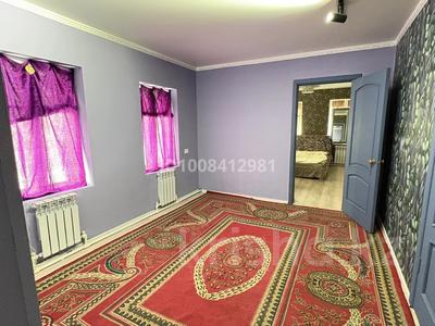 Жеке үй · 4 бөлме · 200 м², Байтурсынова 136 — Кафе Муслима, в центре, бағасы: 350 000 〒 в Костанае