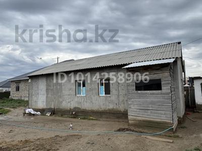 Отдельный дом · 3 комнаты · 80 м² · 10 сот., мкр Орлеу, 4 16 за 16 млн ₸ в Атырау