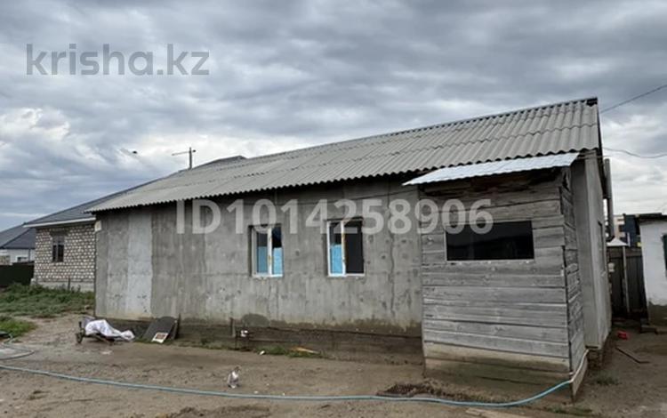 Отдельный дом · 3 комнаты · 80 м² · 10 сот., мкр Орлеу, 4 16 за 16 млн ₸ в Атырау — фото 2