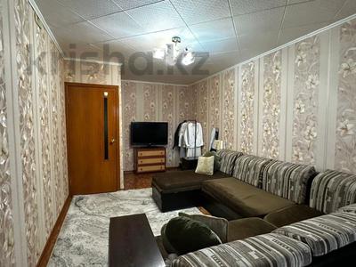 2-бөлмелі пәтер, 48 м², 1/5 қабат, Майкудук, 15й микрорайон, бағасы: 9.3 млн 〒 в Караганде, Алихана Бокейханова р-н