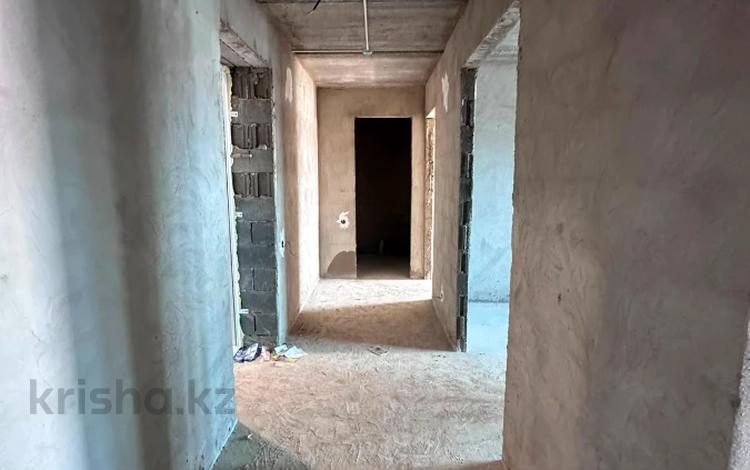 2-комнатная квартира · 60 м² · 5/10 этаж, мкр. Алтын орда, тауелсиздик за 22.5 млн ₸ в Актобе — фото 2