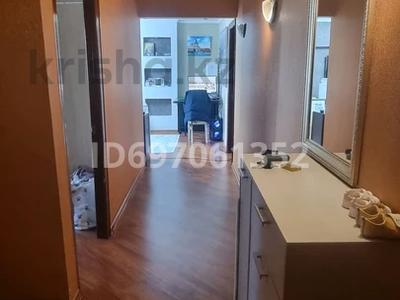 3-бөлмелі пәтер, 67 м², 3/5 қабат, мкр Аксай-2 48 — саина толеби, бағасы: 42 млн 〒 в Алматы, Ауэзовский р-н